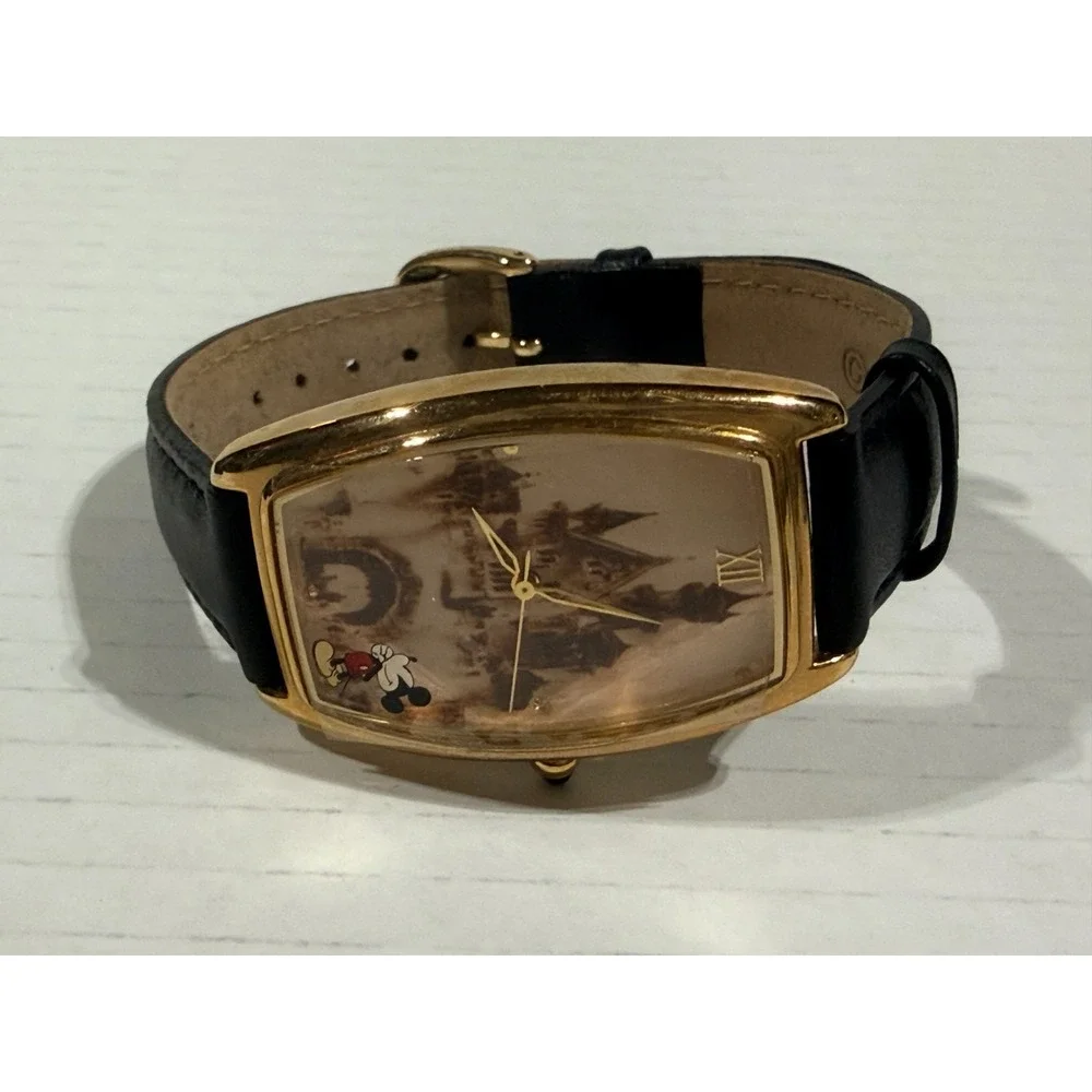 DISNEY 75th Everlasting Time Watch Collectors Club VII - Castle‎ and Watch #2153